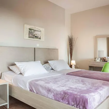 Marina Garden Trapezaki (Kefalonia)